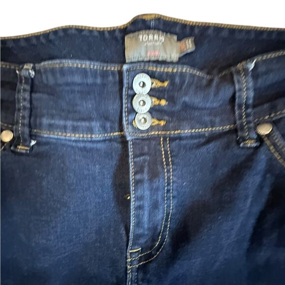 [SOLD] Torrid Bombshell Jeans 20 XT Skinny Jeans Extra Tall - Picture 3 of 8